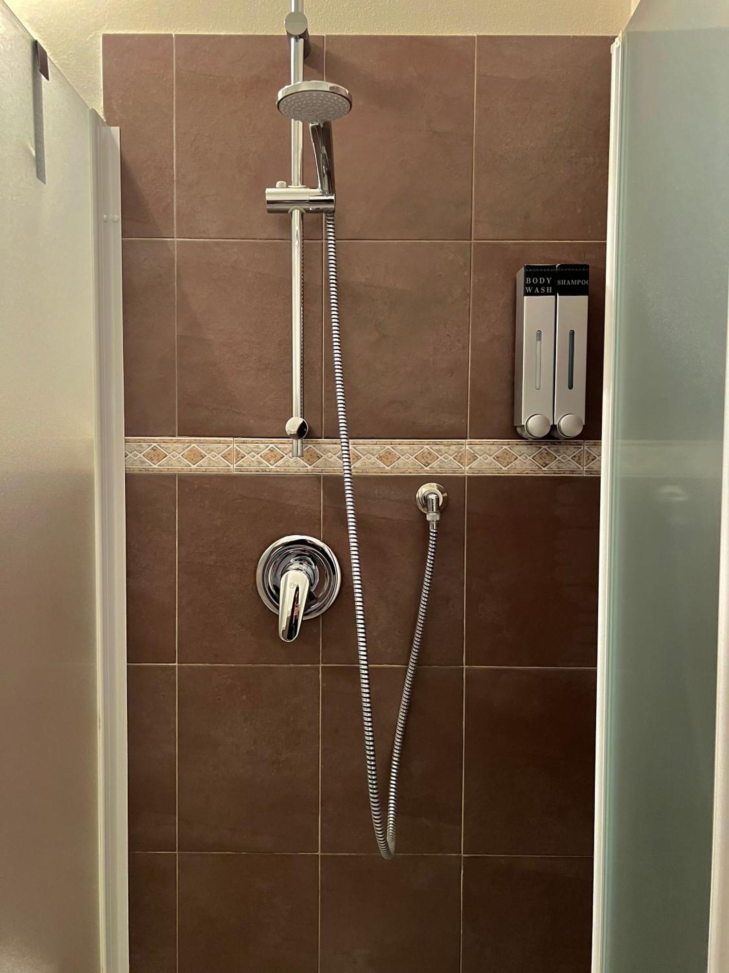 L'Arco Sul Lago • Gold Apartment Castro  المظهر الخارجي الصورة